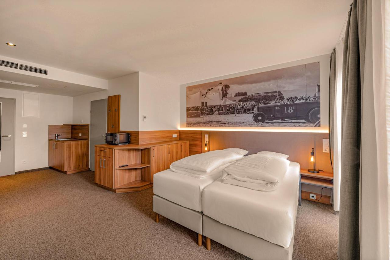 Zuendwerk - Motel Strasshof an der Nordbahn Екстер'єр фото